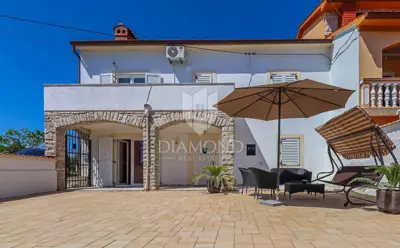 House 125 m², Marčana - pool and spacious yard