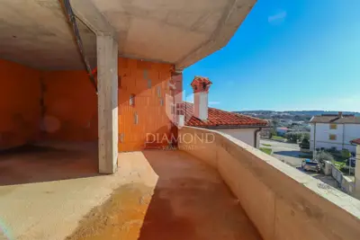 Wohnung in Ližnjan, Meerblick und Balkon - 8