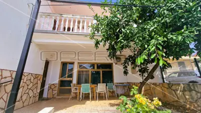 House 290 m², Tisno - center, 4 apartments - 4