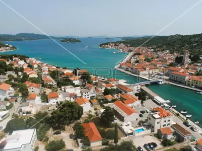 House 290 m², Tisno - center, 4 apartments - 12