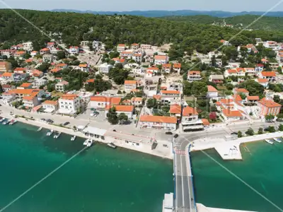 House 290 m², Tisno - center, 4 apartments - 6
