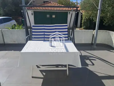 Kuća 246 m², Bokanjac - mirna ulica i privatno dvorište - 5