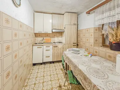 House 200 m², Kaštel - two units and garden 480 m² - 9