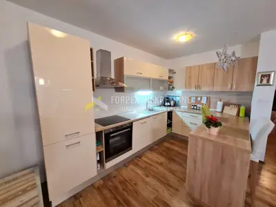 Stan 81 m², Novi Vinodolski - 3 spavaće sobe i 2 kupaonice - 2