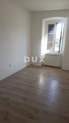 Commercial space 133 m², Rijeka Centar - 4 rooms - 5