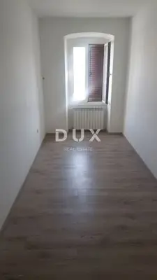 Commercial space 133 m², Rijeka Centar - 4 rooms - 10