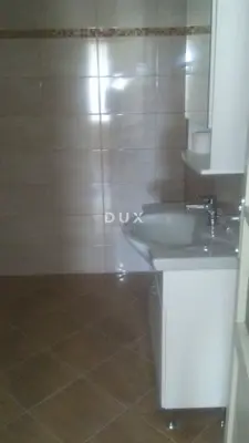 Commercial space 133 m², Rijeka Centar - 4 rooms - 14