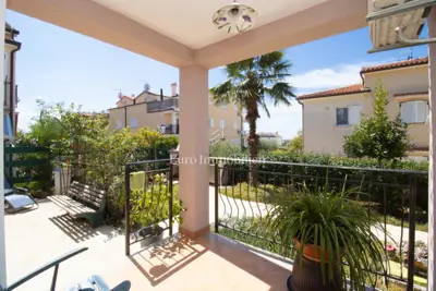 Wohnung 55 m², Poreč - Erdgeschoss, Garten 190 m²