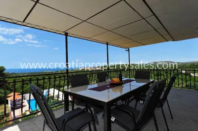 House 300 m², Primošten, quiet area and pool - 2