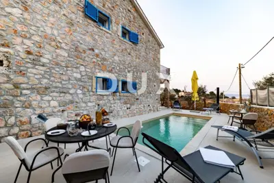 Villa 300 m², Ždrelac - pool and sea view - 10