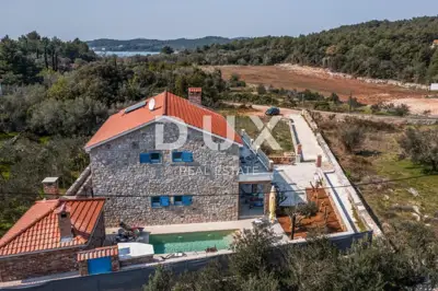 Villa 300 m², Ždrelac - pool and sea view - 6