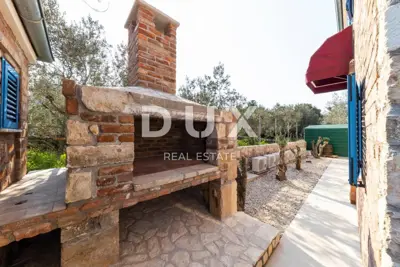 Villa 300 m², Ždrelac - pool and sea view - 9