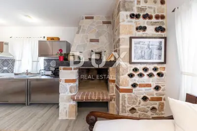 Villa 300 m², Ždrelac - pool and sea view - 19