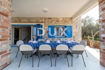 Villa 300 m², Ždrelac - pool and sea view - 14