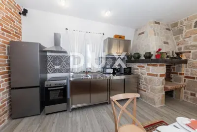 Villa 300 m², Ždrelac - pool and sea view - 18