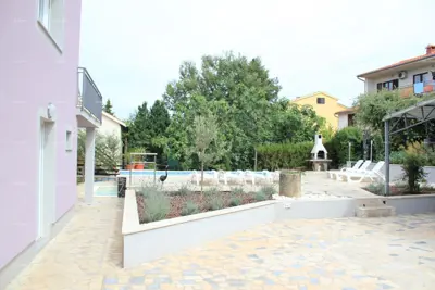Apartmenthaus 290 m², Banjole - 150 m vom Meer - 8