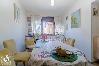 KUĆA NA TRI ETAŽE 250 m², RAVNICE - 3