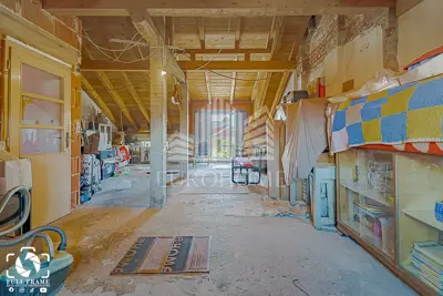 KUĆA NA TRI ETAŽE 250 m², RAVNICE - 16