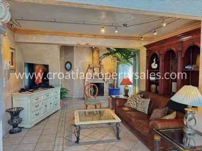 Wohnung, Split, 161 m², 3-Zimmer, 1 460 000 € - 4