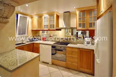 Wohnung, Split, 161 m², 3-Zimmer, 1 460 000 € - 11