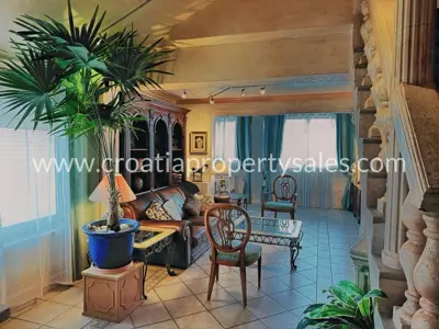 Wohnung, Split, 161 m², 3-Zimmer, 1 460 000 € - 5
