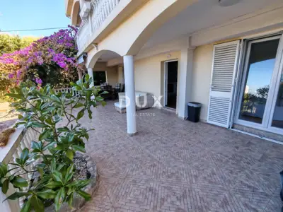 Haus 415 m², Petrčane - Meerblick und 3 Wohnungen - 21
