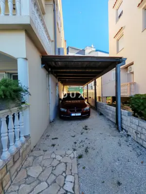 Haus 415 m², Petrčane - Meerblick und 3 Wohnungen - 19