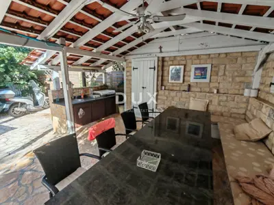 Haus 415 m², Petrčane - Meerblick und 3 Wohnungen - 16