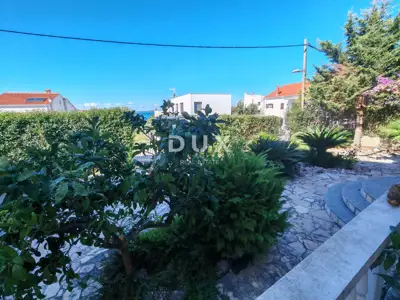 Haus 415 m², Petrčane - Meerblick und 3 Wohnungen - 11