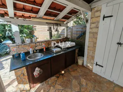 Haus 415 m², Petrčane - Meerblick und 3 Wohnungen - 17