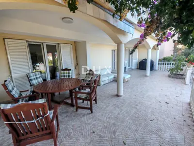 Haus 415 m², Petrčane - Meerblick und 3 Wohnungen - 20