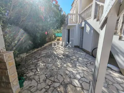 Haus 415 m², Petrčane - Meerblick und 3 Wohnungen - 18