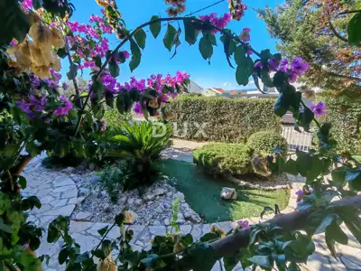 Haus 415 m², Petrčane - Meerblick und 3 Wohnungen - 6
