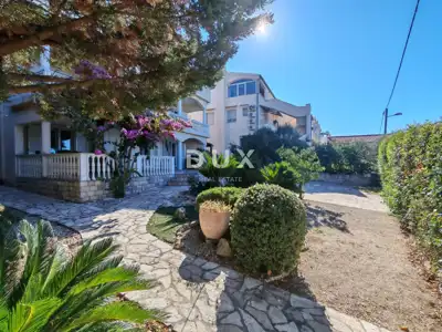 Haus 415 m², Petrčane - Meerblick und 3 Wohnungen - 3