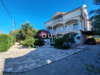 Haus 415 m², Petrčane - Meerblick und 3 Wohnungen - 5