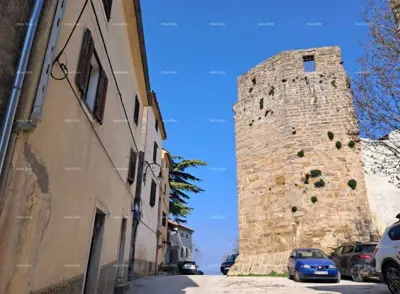 House in Buje, center, garage and parking space