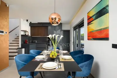 Vila 250 m² u Svetvinčentu, grijani bazen i sunčalište - 7