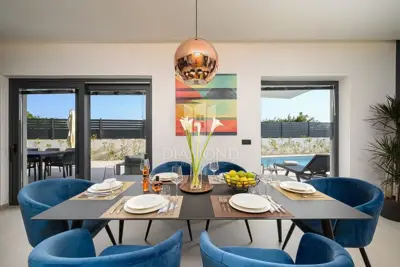 Vila 250 m² u Svetvinčentu, grijani bazen i sunčalište - 6