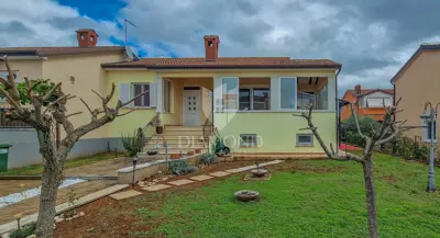 Poreč, Umgebung, wunderschönes Doppelhaus mit Meerblick!