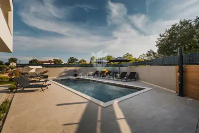 Vila 266 m², Umag okolica - bazen i vrt - 10
