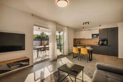 Vila 266 m², Umag okolica - bazen i vrt - 5
