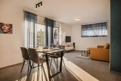 Vila 266 m², Umag okolica - bazen i vrt - 13