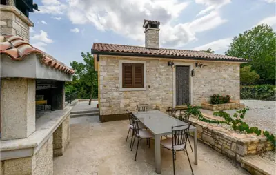 House 370 m², Barban - pool, jacuzzi and grounds 1,460 m² - 15