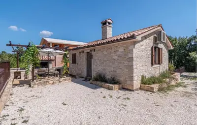 House 370 m², Barban - pool, jacuzzi and grounds 1,460 m² - 16