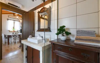 House 370 m², Barban - pool, jacuzzi and grounds 1,460 m² - 11