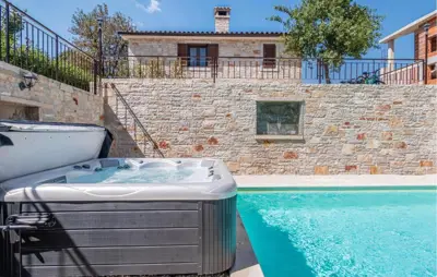 House 370 m², Barban - pool, jacuzzi and grounds 1,460 m² - 5