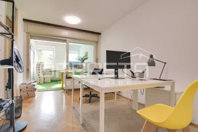 Wohnung/Büro 135 m², Pantovčak - Blick ins Grüne und Parkplatz - 7