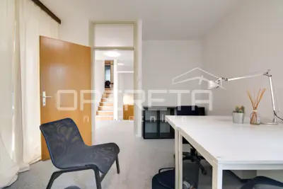 Wohnung/Büro 135 m², Pantovčak - Blick ins Grüne und Parkplatz - 22