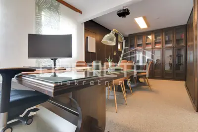 Wohnung/Büro 135 m², Pantovčak - Blick ins Grüne und Parkplatz