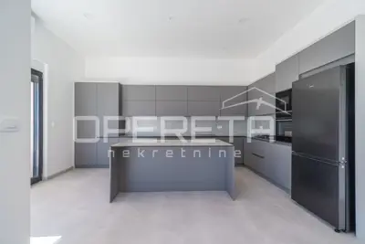 House for sale in Koromačno, 209 m² - 11